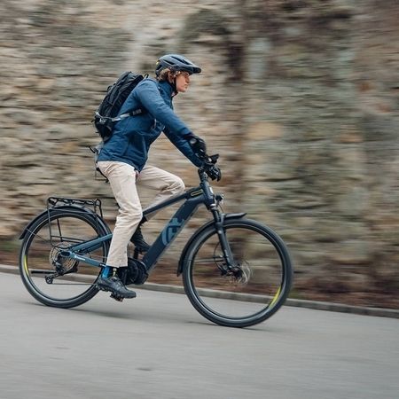 Fahrräder und E-Bikes
